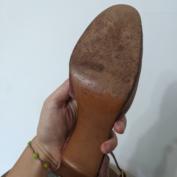 vtg 1960s dainty pink suede ankle strap heels - Picture 4 of 7